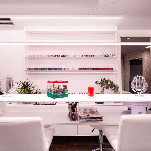 Manikiour_Panourgias-Selfcare4-600x600 Κομμωτήρια Panourgias SelfCare